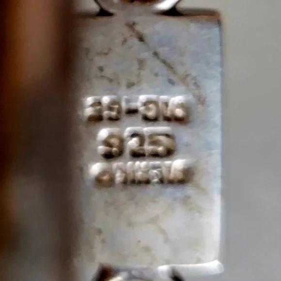 Mexican Sterling Silver And Coral Bangle - Picture 6 of 6